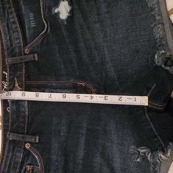 Universal Threads Shorts Size 6 Distressed Denim High Rise Shorty Shorts - Picture 4 of 10